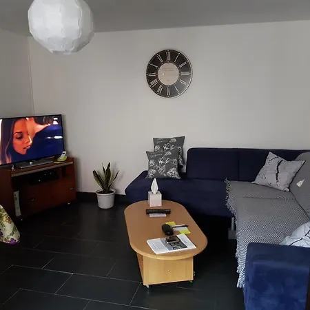 Enzo F2 Apartment *