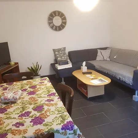 Enzo F2 Apartment *
